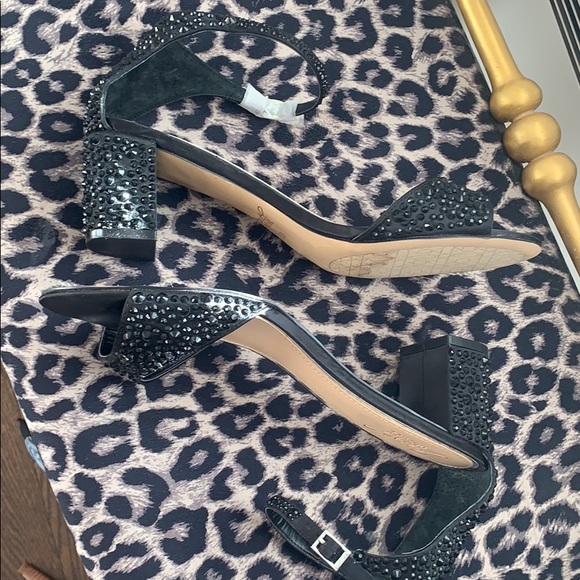 STUNNING Badgley Mischka Sparkly Heels - Picture 5 of 14